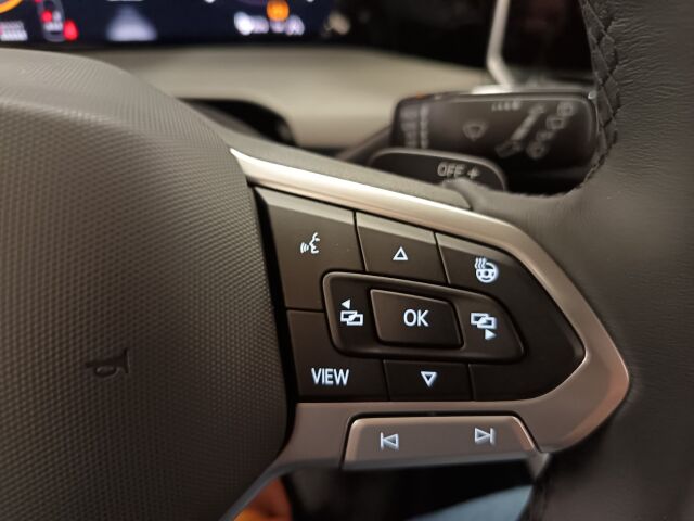 Volkswagen Golf 2025 Comfort 75-v Juhlamalli eHybrid 150 kW (PHEV) DSG-automaatti
