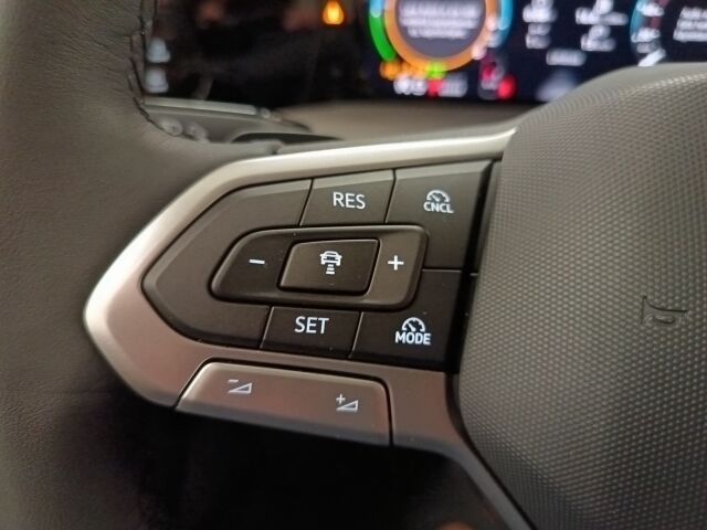 Volkswagen Golf 2025 Comfort 75-v Juhlamalli eHybrid 150 kW (PHEV) DSG-automaatti