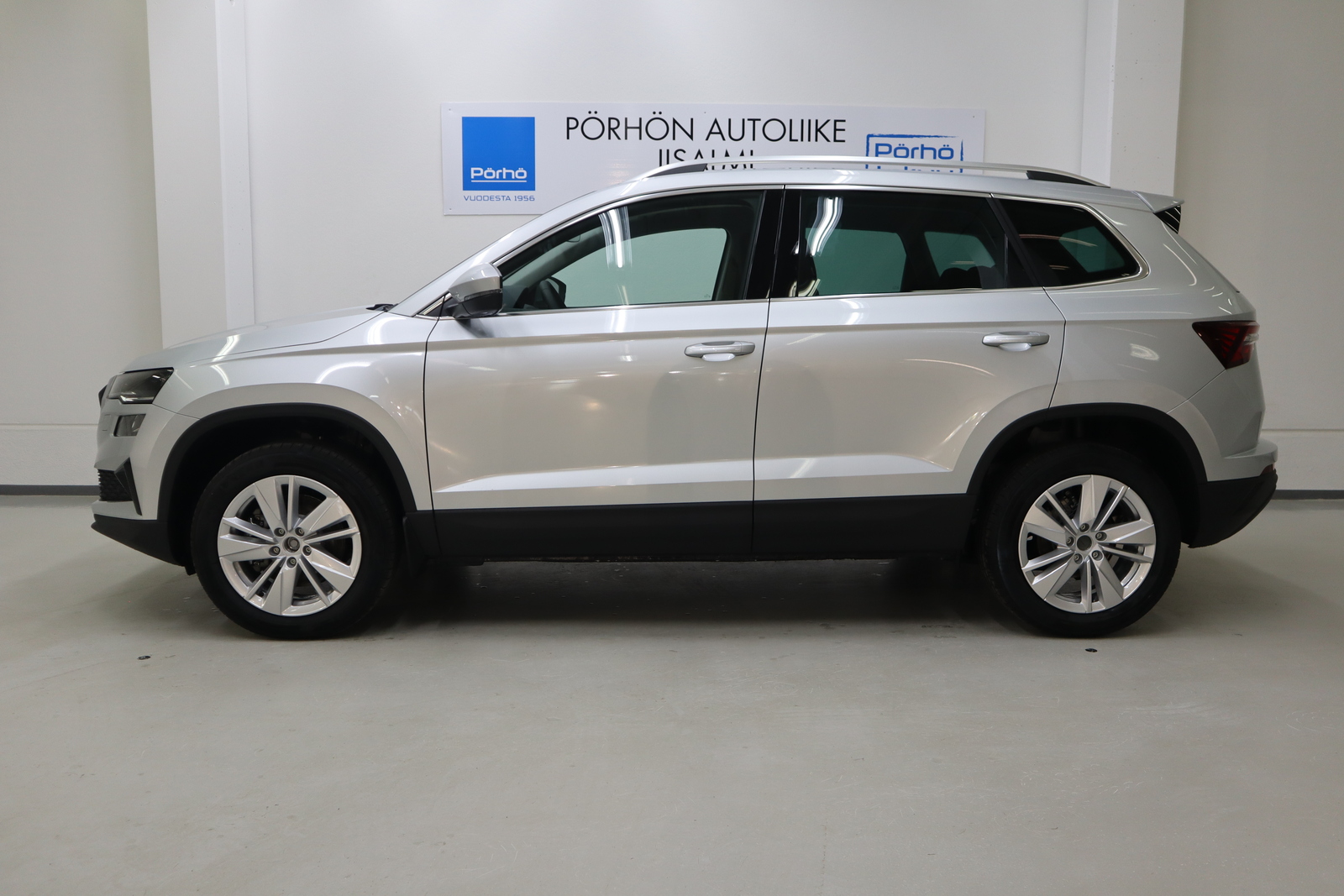 Skoda Karoq 1.5 TSI Style DSG Autom. 2025, kuva 3/24