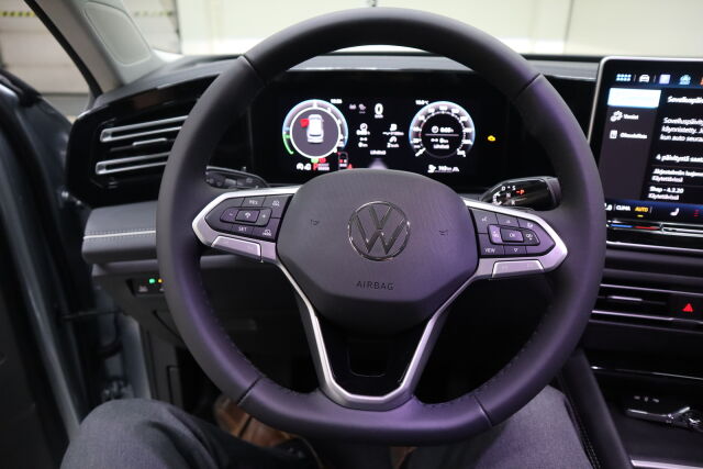 Volkswagen Tiguan 2025 Elegance 75-v Juhlamalli eHybrid 150 kW DSG-automaatti