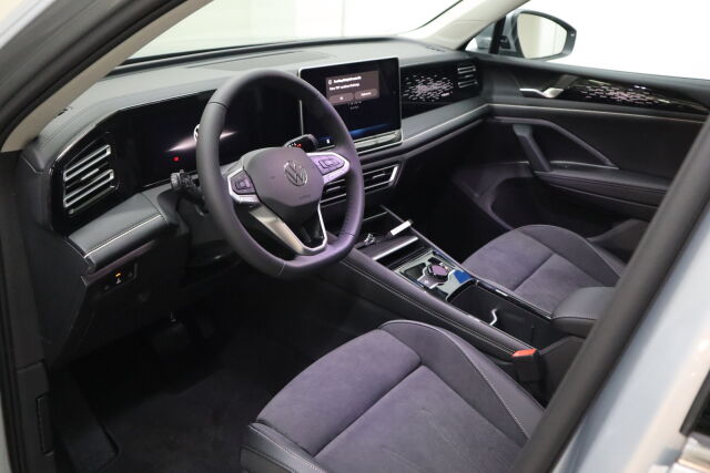 Volkswagen Tiguan 2025 Elegance 75-v Juhlamalli eHybrid 150 kW DSG-automaatti
