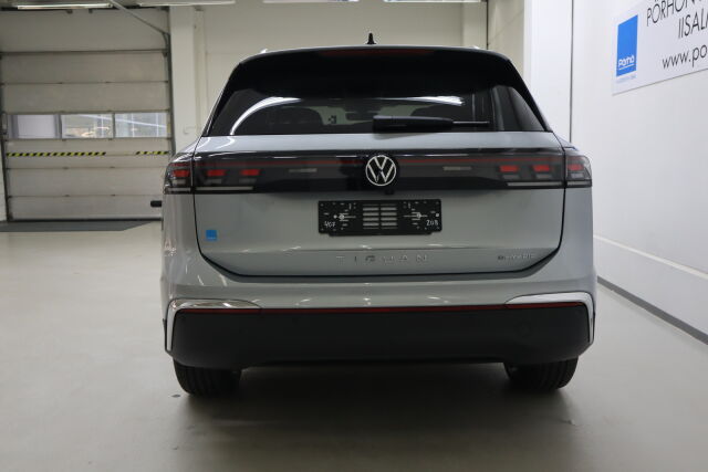 Volkswagen Tiguan 2025 Elegance 75-v Juhlamalli eHybrid 150 kW DSG-automaatti