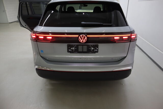 Volkswagen Tiguan 2025 Elegance 75-v Juhlamalli eHybrid 150 kW DSG-automaatti