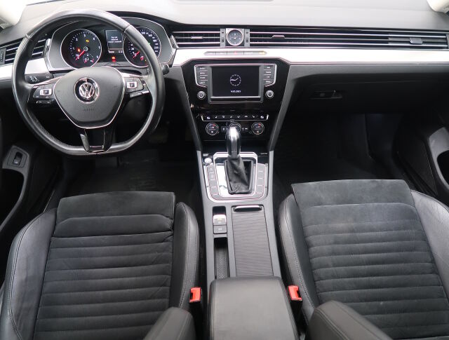 Volkswagen Passat 2015 Variant Highline 2,0 TDI 110 kW BlueMotion Technology DSG-automaatti