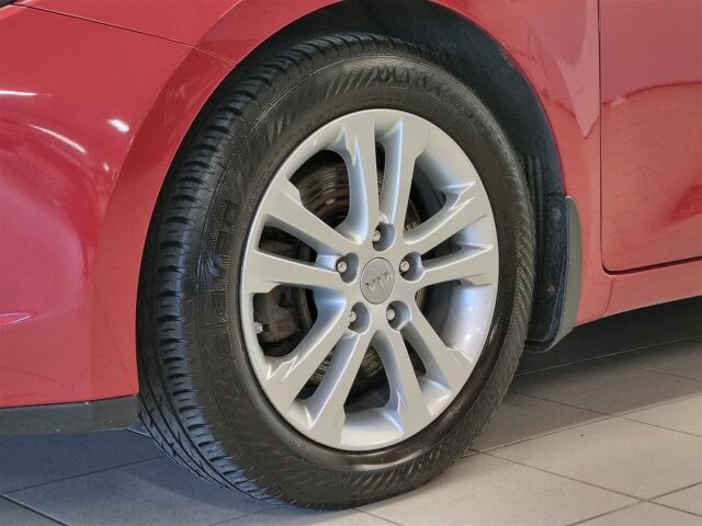 KIA cee'd 2015 1,6 CRDi EX 5D A/T