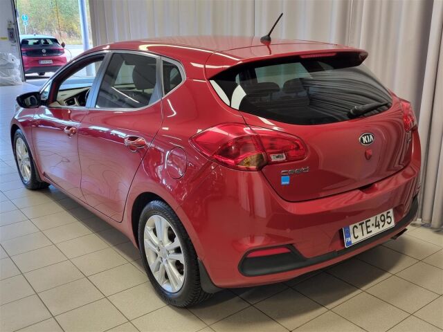 KIA cee'd 2015 1,6 CRDi EX 5D A/T