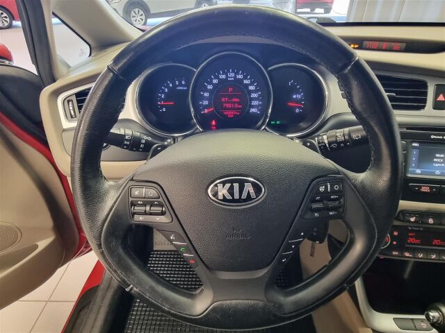 KIA cee'd 2015 1,6 CRDi EX 5D A/T
