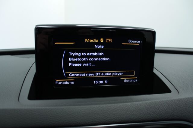 AUDI Q3 2015 Business 1,4 TFSI COD 110 kW S tronic