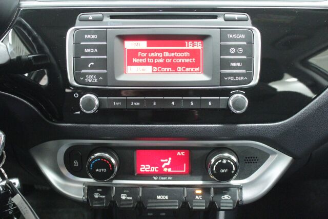 KIA Rio 2015 1,4 ISG EX 5D EcoDynamics