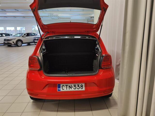 VOLKSWAGEN Polo 2015 Trendline 1,0 55 kW (75 hv) BlueMotion Technology 4-ovinen