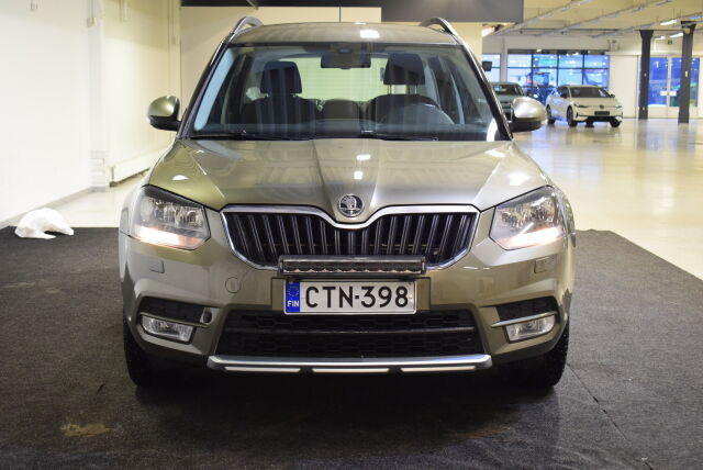 SKODA Yeti 2015 1,6 TDI Ambition DSG Autom.