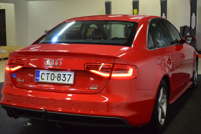 AUDI A4 2015 Sedan Business Sport 2,0 TDI 100 kW ultra