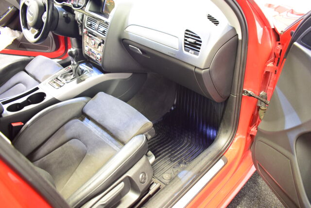 AUDI A4 2015 Sedan Business Sport 2,0 TDI 100 kW ultra