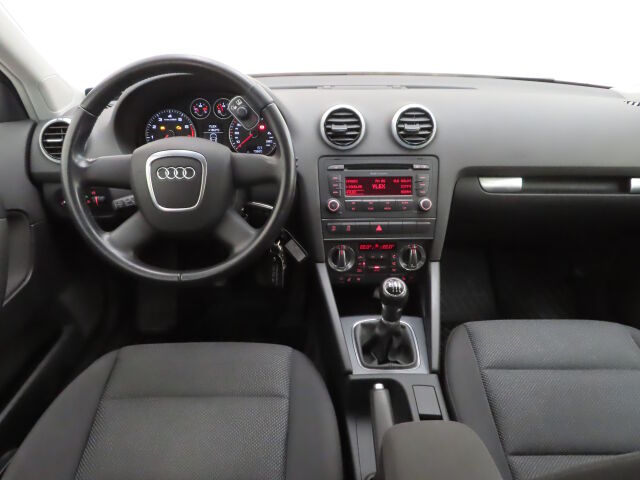 Audi A3 2010 Sportback Attraction Business 1,2 TFSI 77 kW Start-Stop