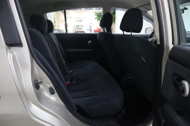 NISSAN Tiida 2011 5d Visia 1,6 A/T Euro5