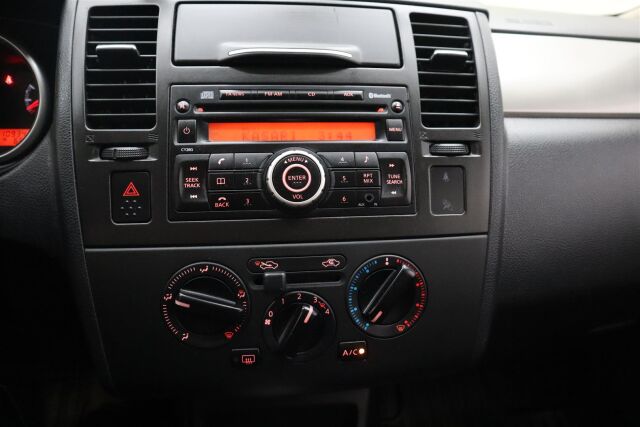NISSAN Tiida 2011 5d Visia 1,6 A/T Euro5