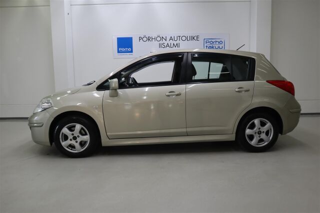 NISSAN Tiida 2011 5d Visia 1,6 A/T Euro5