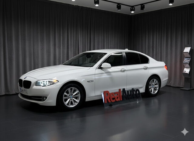 BMW 525d XDRIVE 2013 525d xDrive *Sporttipenkit *Puolinahat *Ratinlämmitys *Kaukovaloavustin *Xenon
