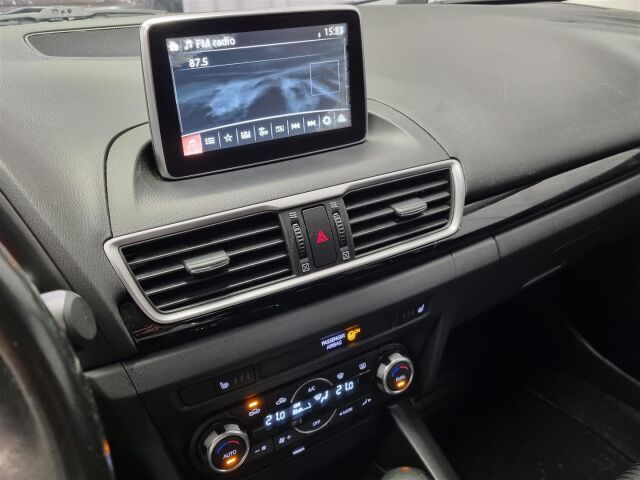 MAZDA Mazda3 2013 5HB 2,2 (150) SKYACTIV-D Premium Plus 6AT 5ov DM2  * Moottorinlämmitin *