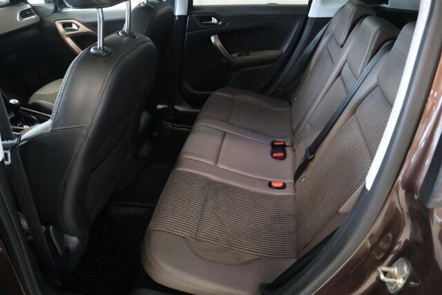 PEUGEOT 2008 2014 Allure e-HDi 92 FAP 2Tronic