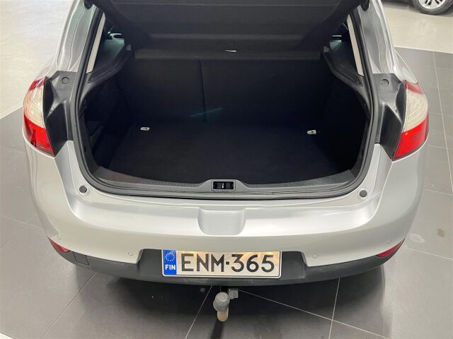 RENAULT Megane 2015 Hatchback Energy TCe 115 S&S Limited, vähän ajettu 1-omisteinen yksilö!