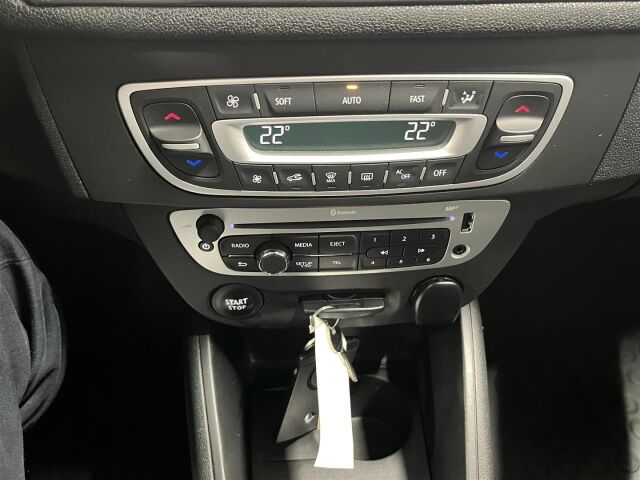 RENAULT Megane 2015 Hatchback Energy TCe 115 S&S Limited, vähän ajettu 1-omisteinen yksilö!