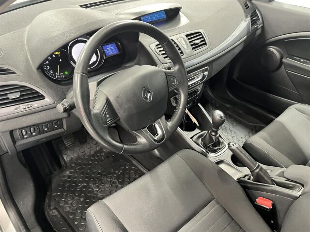 RENAULT Megane 2015 Hatchback Energy TCe 115 S&S Limited, vähän ajettu 1-omisteinen yksilö!