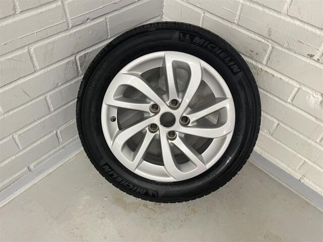 RENAULT Megane 2015 Hatchback Energy TCe 115 S&S Limited, vähän ajettu 1-omisteinen yksilö!