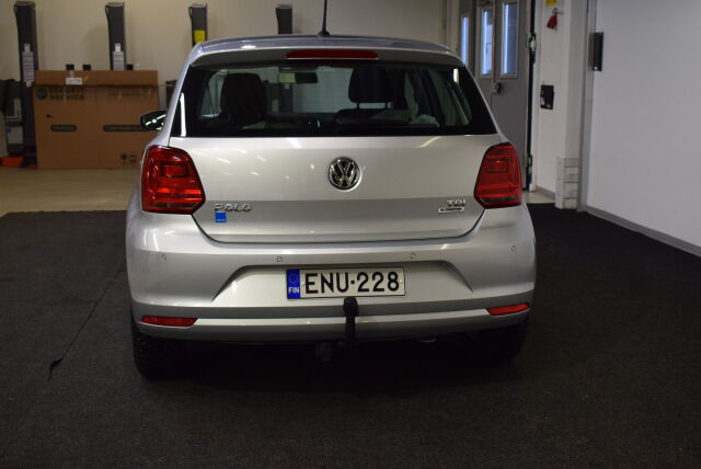 VOLKSWAGEN Polo 2015 Comfortline 1,4 TDI 55 kW (75 hv)JAKOHIHNA VAIHDETTU 5/2025 AJ.72000 KM EBER  LISÄLÄMMI