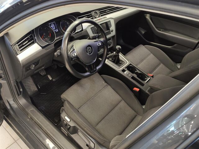 VOLKSWAGEN Passat 2015 Variant Comfortline 1,6 TDI 88 kW (120 hv)