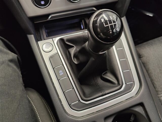VOLKSWAGEN Passat 2015 Variant Comfortline 1,6 TDI 88 kW (120 hv)