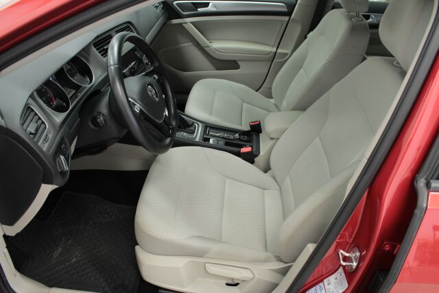 VOLKSWAGEN Golf 2015 Comfortline 1,2 TSI 81 kW (110 hv) DSG-automaatti