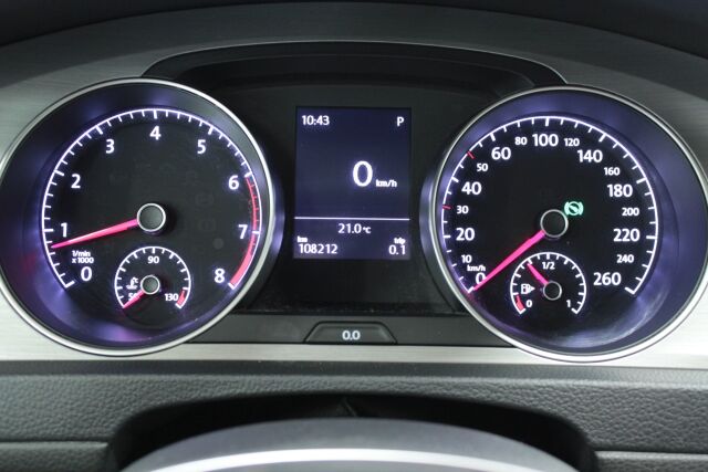 VOLKSWAGEN Golf 2015 Comfortline 1,2 TSI 81 kW (110 hv) DSG-automaatti