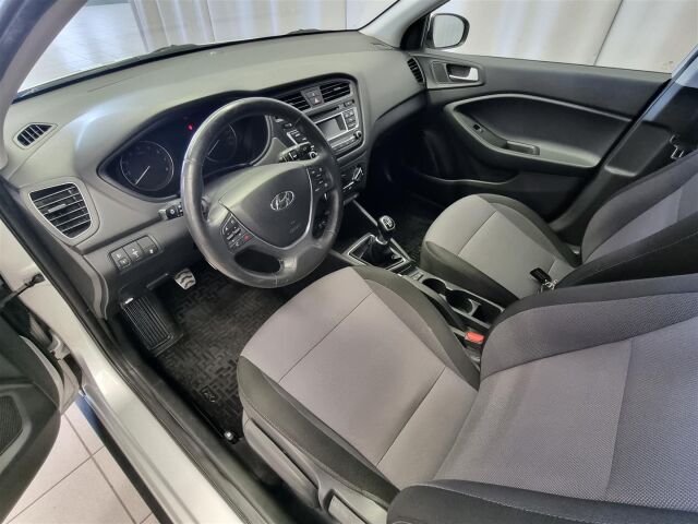 HYUNDAI i20 Active 2017 1,0 T-GDI ISG Comfort Limited / Lohkolämmitin / P-Tutka / Lämmitettävä ratti