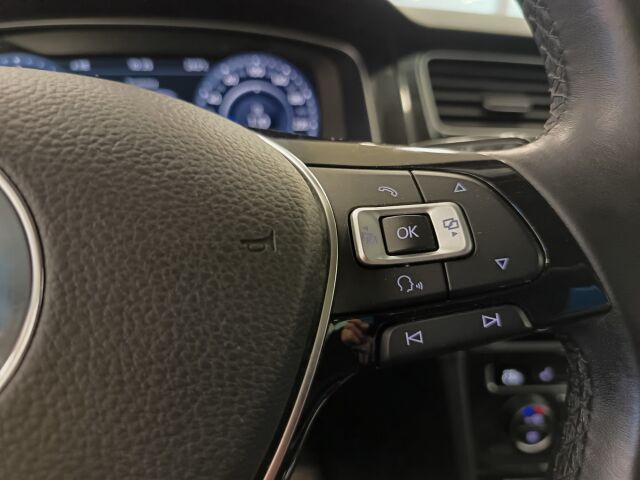 VOLKSWAGEN Golf 2017 Variant Alltrack 2,0 TDI 135 kW (184 hv) 4MOTION DSG-automaatti Winter Edition