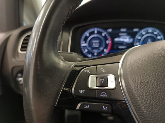VOLKSWAGEN Golf 2017 Variant Alltrack 2,0 TDI 135 kW (184 hv) 4MOTION DSG-automaatti Winter Edition