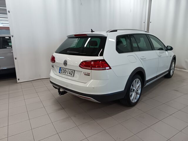 VOLKSWAGEN Golf 2017 Variant Alltrack 2,0 TDI 135 kW (184 hv) 4MOTION DSG-automaatti Winter Edition