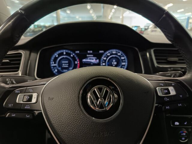 VOLKSWAGEN Golf 2017 Variant Alltrack 2,0 TDI 135 kW (184 hv) 4MOTION DSG-automaatti Winter Edition