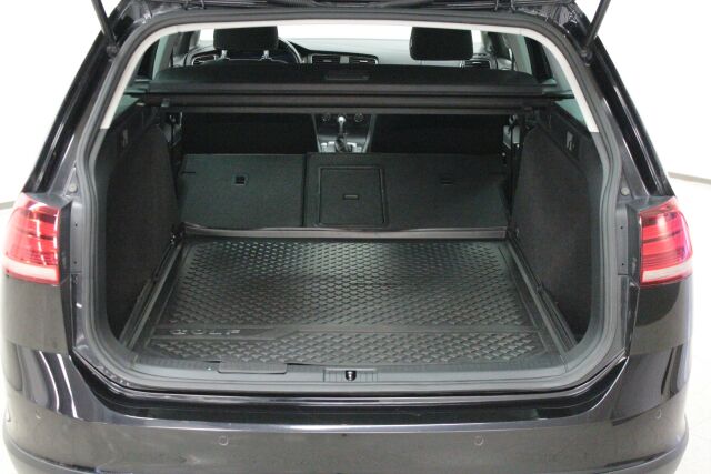 VOLKSWAGEN Golf 2017 Variant Alltrack 1,8 TSI 132 kW (180 hv) 4MOTION DSG-automaatti