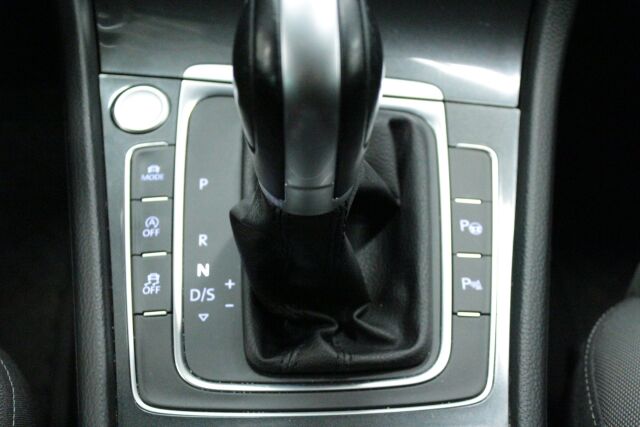 VOLKSWAGEN Golf 2017 Variant Alltrack 1,8 TSI 132 kW (180 hv) 4MOTION DSG-automaatti