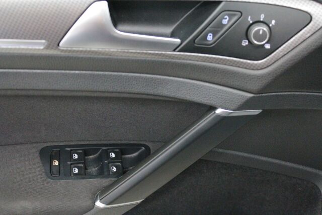 VOLKSWAGEN Golf 2017 Variant Alltrack 1,8 TSI 132 kW (180 hv) 4MOTION DSG-automaatti