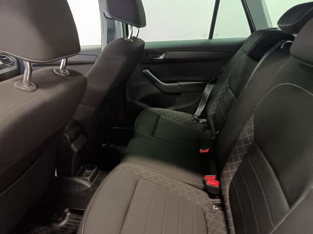 SKODA Fabia 2017 Combi 1,2 TSI 110 Style DSG Autom.**NÄTTI JA NÄPPÄRÄ PIKKUFARKKU*