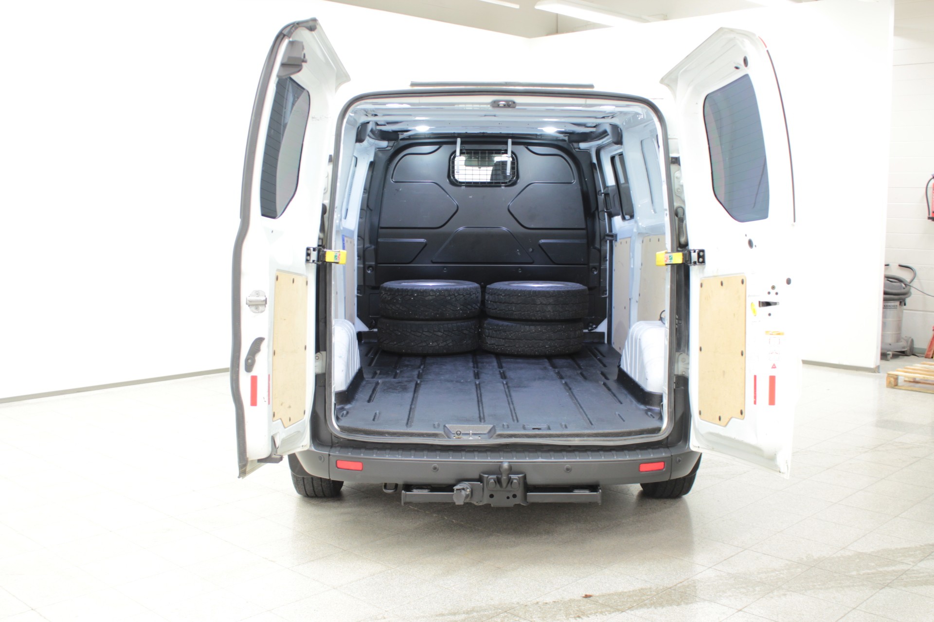 Ford Transit Custom 2017, kuva 5/20