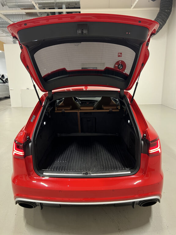 AUDI RS6 2018 Avant 4,0 V8T Quattro *Exclusive -paketti *Suomiauto *Matrix Led *Panoraama *Bose *Adaptiivinen vaki