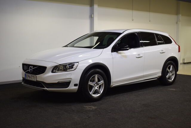 VOLVO V60 Cross Country 2018 D4 AWD Classic aut  * Tarkasti huollettu* Navi*