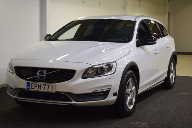 VOLVO V60 Cross Country 2018 D4 AWD Classic aut  * Tarkasti huollettu* Navi*