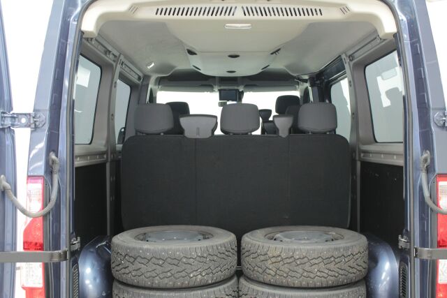 OPEL Movano 2018 Combi L1H1 (3,0t) 2.3 CDTI 170 hv BiTurbo ECT-automaatti 125kW ECT6 FWD (XZ01)