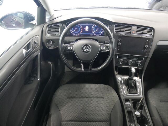 VOLKSWAGEN Golf 2018 Comfortline 1,0 TSI 81 kW (110 hv) DSG-automaatti NAVI, PERUUTUSKAMERA, ADAPTIIVIVAKKARI!