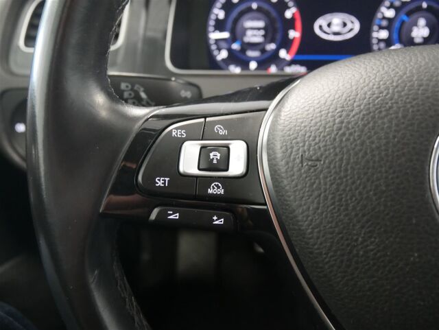 VOLKSWAGEN Golf 2018 Comfortline 1,0 TSI 81 kW (110 hv) DSG-automaatti NAVI, PERUUTUSKAMERA, ADAPTIIVIVAKKARI!