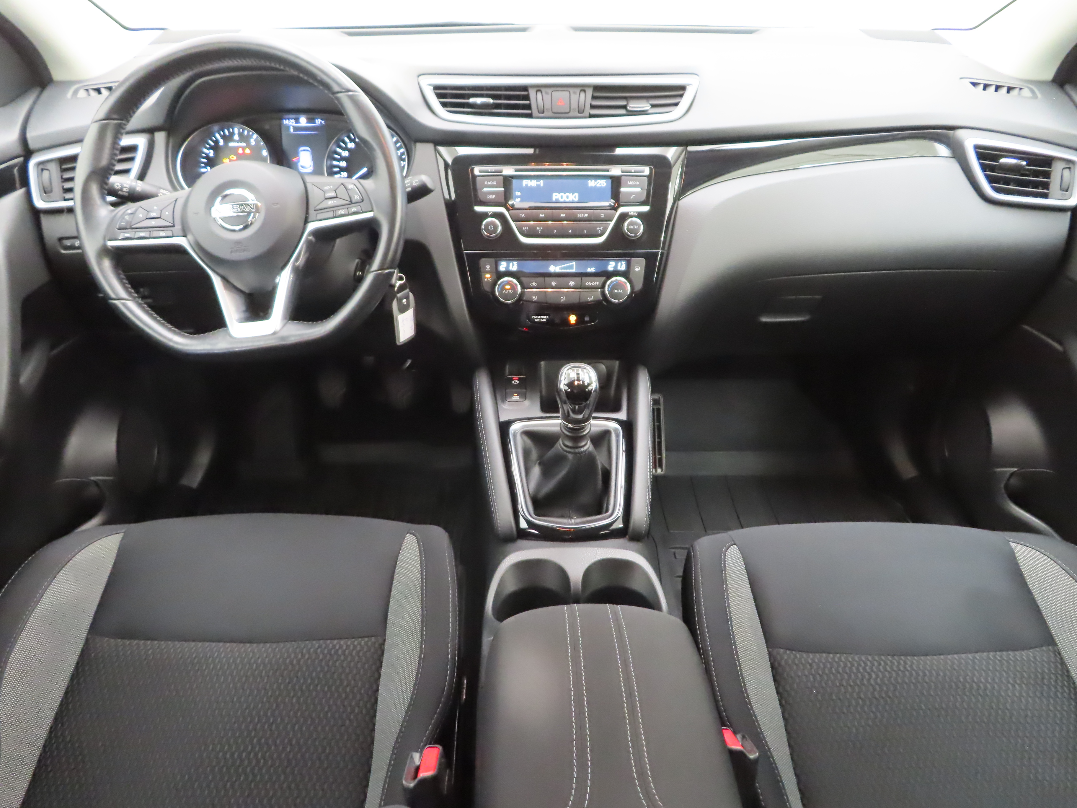 Nissan Qashqai DIG-T 115 Acenta 2WD 6M/T 2018, kuva 6/9